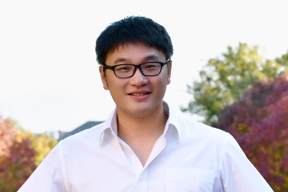 Headshot of Zongwei Zhou.