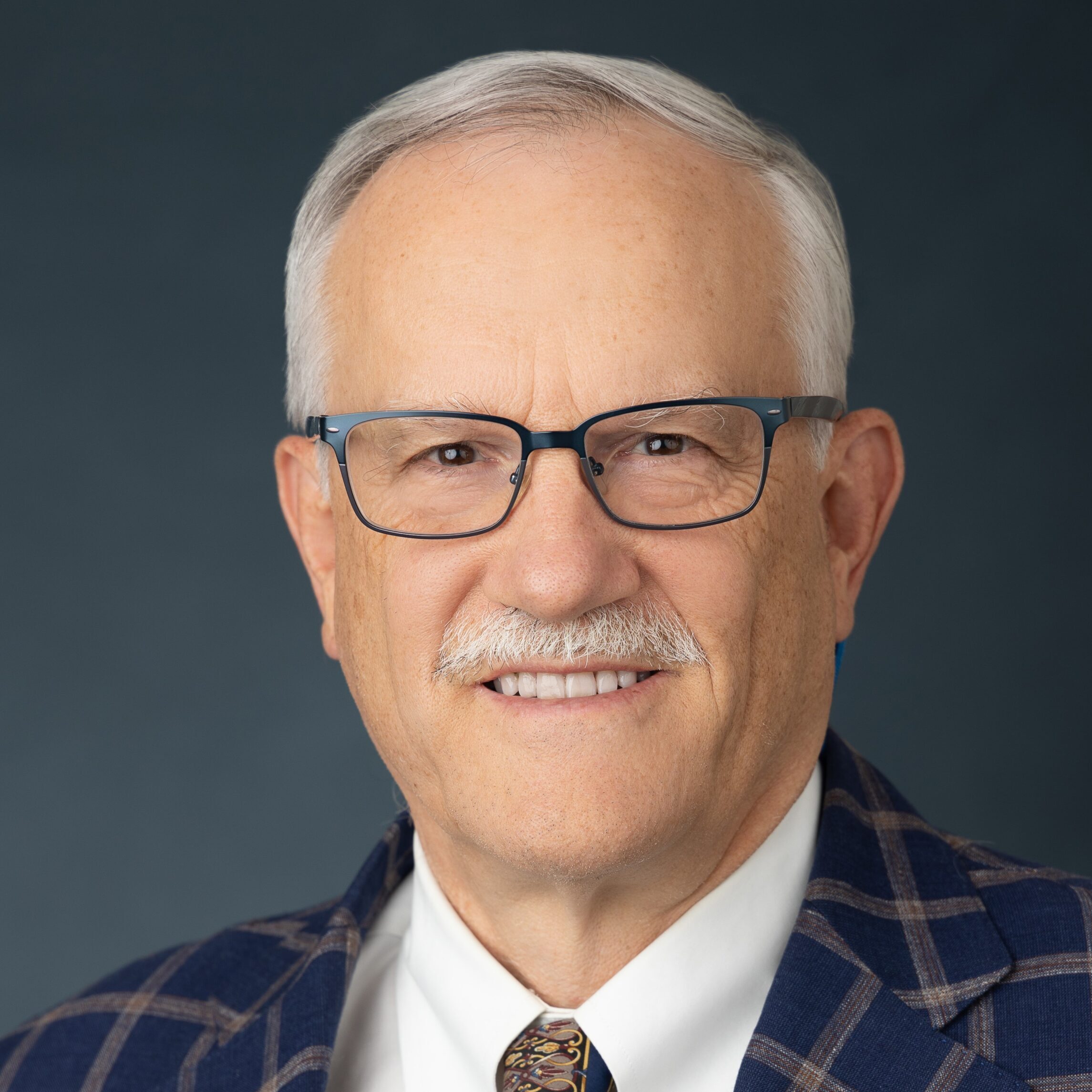 Headshot of Lawrence Appel.